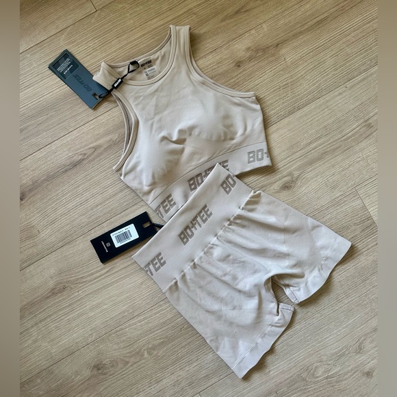 BO+TEE Beige Seamless Sports Bra & Shorts SET NWT S - Picture 3 of 8